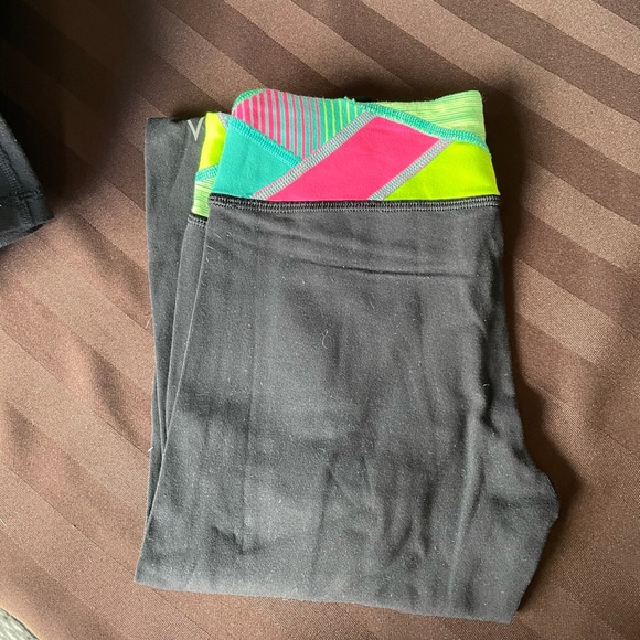 3/$60 Ivivva leggings - Picture 1 of 3